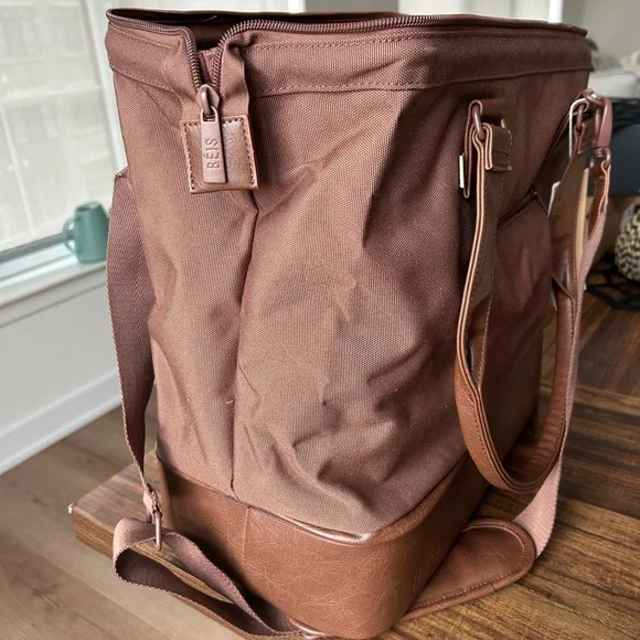 Beis Mini Weekender in Maple - Picture 9 of 12